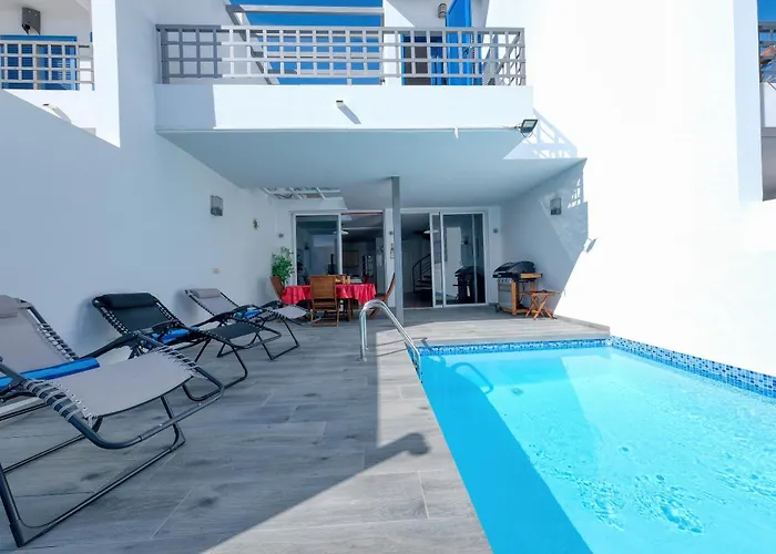 Marina- Heated Pool Vila *