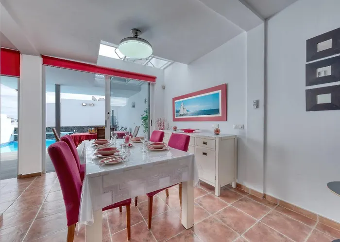 Marina- Heated Pool Vila *