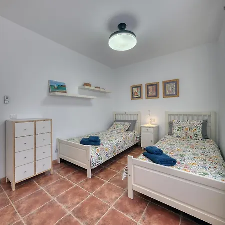Marina- Heated Pool Villa Playa Blanca (Lanzarote)